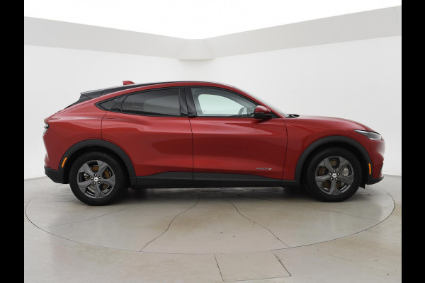 Ford Mustang Mach-E 75kWh LUCID RED + STUURVERW. / ADAPTIVE CRUISE / CARPLAY