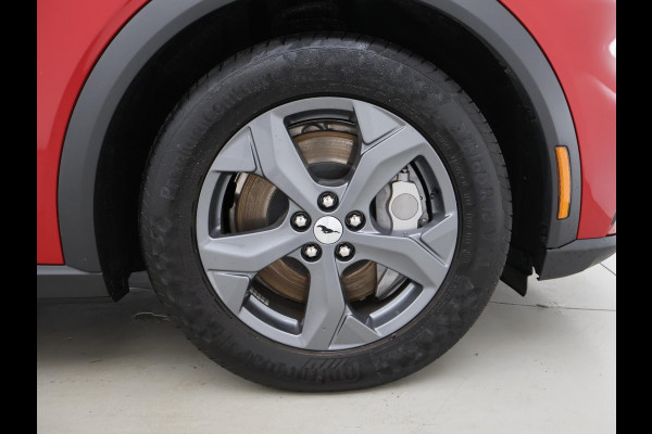 Ford Mustang Mach-E 75kWh LUCID RED + STUURVERW. / ADAPTIVE CRUISE / CARPLAY