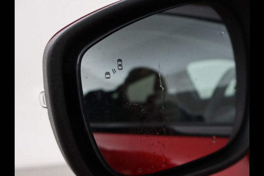 Ford Mustang Mach-E 75kWh LUCID RED + STUURVERW. / ADAPTIVE CRUISE / CARPLAY