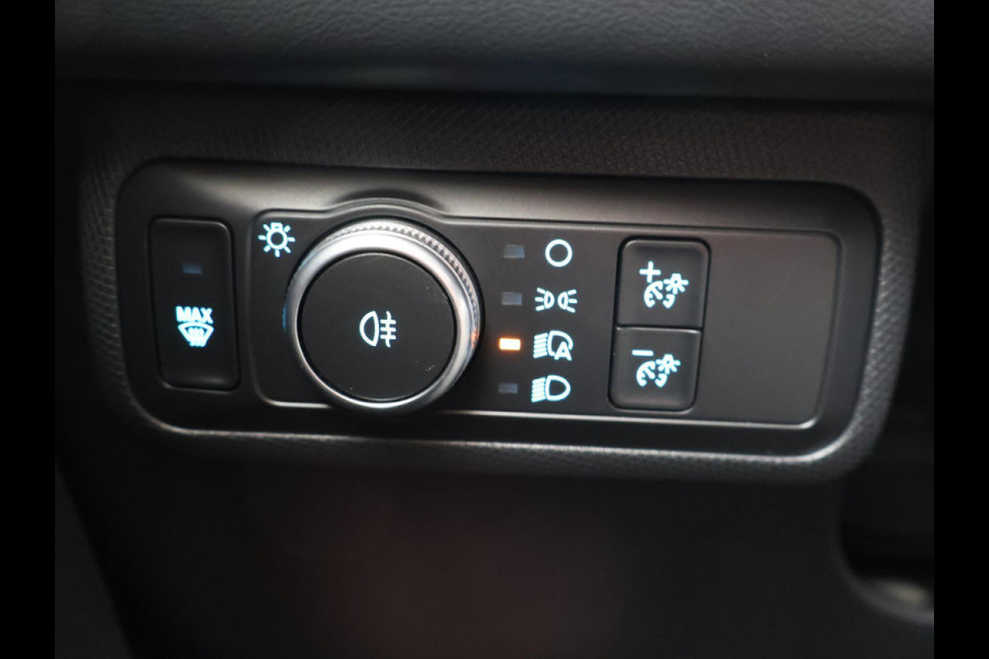 Ford Mustang Mach-E 75kWh LUCID RED + STUURVERW. / ADAPTIVE CRUISE / CARPLAY