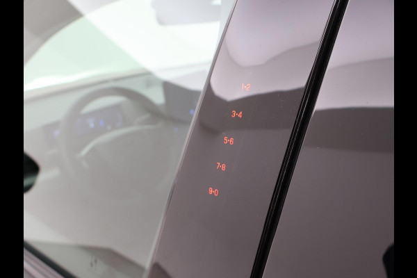 Ford Mustang Mach-E 75kWh LUCID RED + STUURVERW. / ADAPTIVE CRUISE / CARPLAY