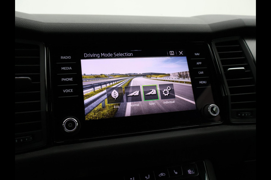 Škoda Kodiaq 1.5 TSI 150 PK DSG AUT. 7-PERS SPORTLINE *MAT ZWART* + ADAPTIVE CRUISE | VIRTUAL COCKPIT | CAMERA | 20 INCH