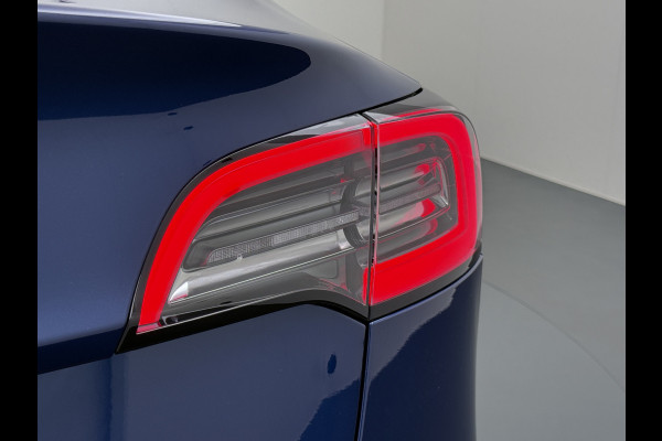 Tesla Model 3 RWD SR+ 325PK Lmv 18" AutoPilot FSD 2.5 Leder PanoDak Adaptive-Cruise Lmv Camera's Elektr.-Stuur+Stoelen+Spiegels+Geheugen+Easy- Navi LED Comfortstoelen ACC DAB Voorverwarmen interieur via App Keyless via Telefoonsleutel One-Pedal-Drive Origineel Nederlandse auto tot 11kw laden thuis! 1.584kg licht! Keurige auto!! 1000kg trekvermogen