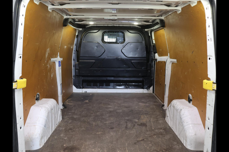 Ford Transit Custom 290 2.0 TDCI 130 PK L2H1 TREND + 2650 KG TREKHAAK / CAMERA / 17 INCH LMV
