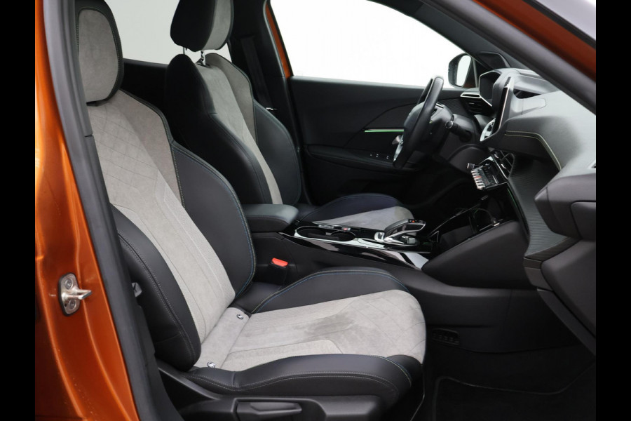 Peugeot e-2008 EV GT PACK 50 kWh + ADAPTIVE CRUISE | APPLE CARPLAY | SFEERVERLICHTING