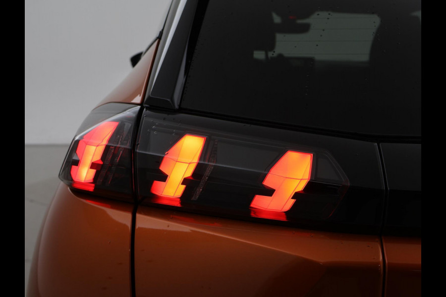 Peugeot e-2008 EV GT PACK 50 kWh + ADAPTIVE CRUISE | APPLE CARPLAY | SFEERVERLICHTING
