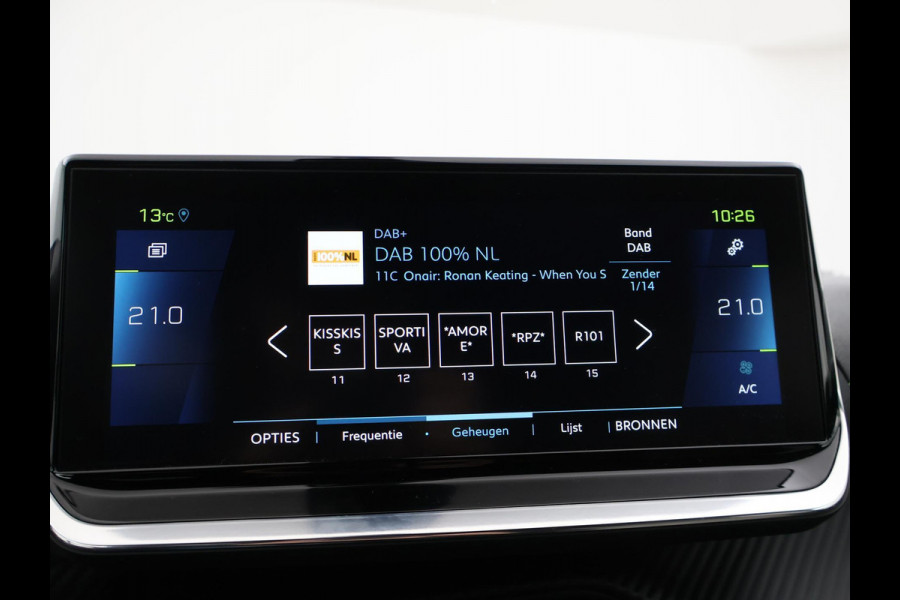 Peugeot e-2008 EV GT PACK 50 kWh + ADAPTIVE CRUISE | APPLE CARPLAY | SFEERVERLICHTING