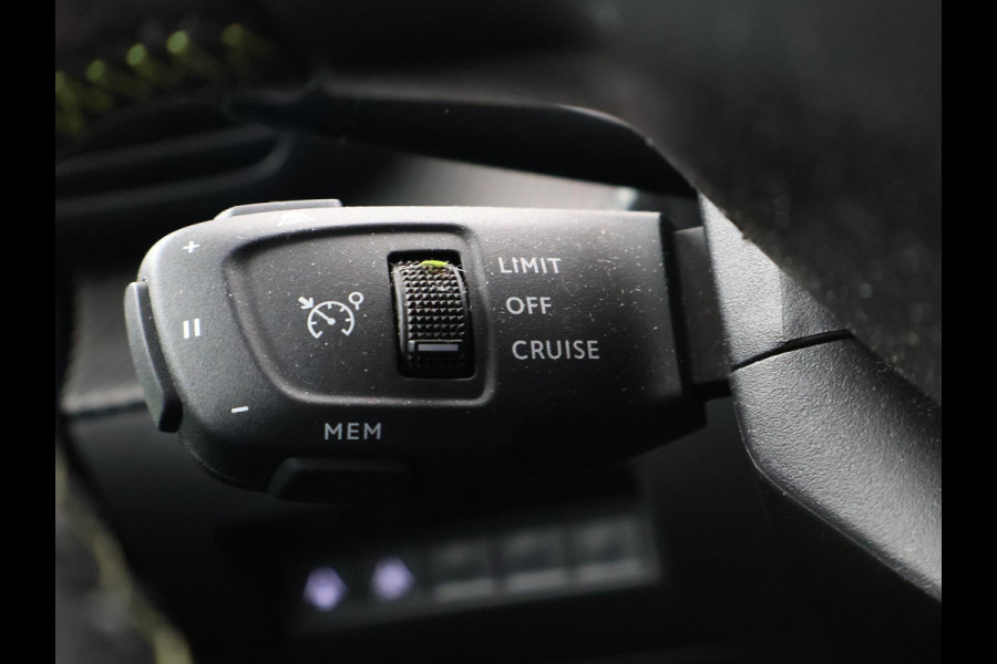 Peugeot e-2008 EV GT PACK 50 kWh + ADAPTIVE CRUISE | APPLE CARPLAY | SFEERVERLICHTING