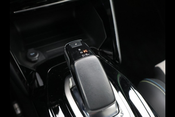 Peugeot e-2008 EV GT PACK 50 kWh + ADAPTIVE CRUISE | APPLE CARPLAY | SFEERVERLICHTING