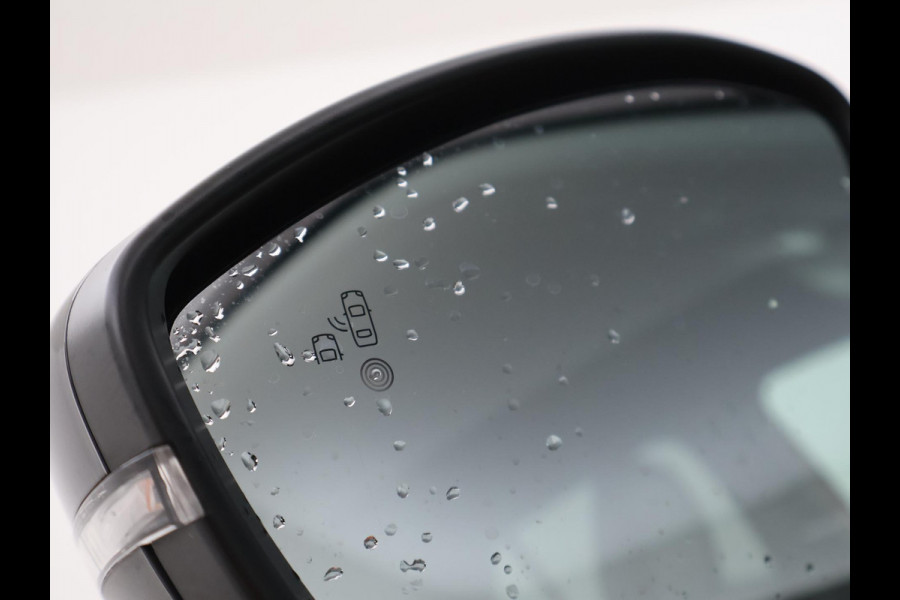 Peugeot e-2008 EV GT PACK 50 kWh + ADAPTIVE CRUISE | APPLE CARPLAY | SFEERVERLICHTING