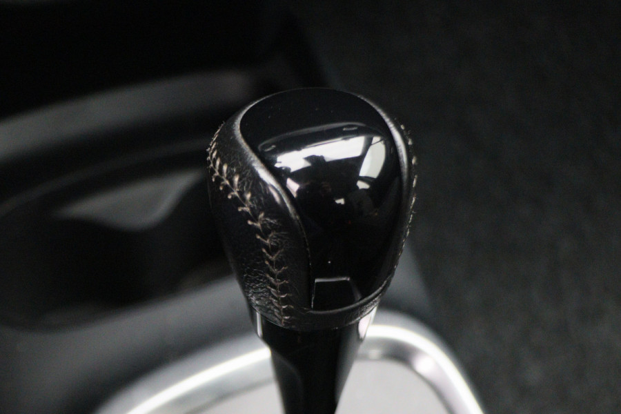 Toyota Yaris 1.5 Hybrid Executive Camera, Stoelverwarming, Climate, Bluetooth, Rijstrooksensor