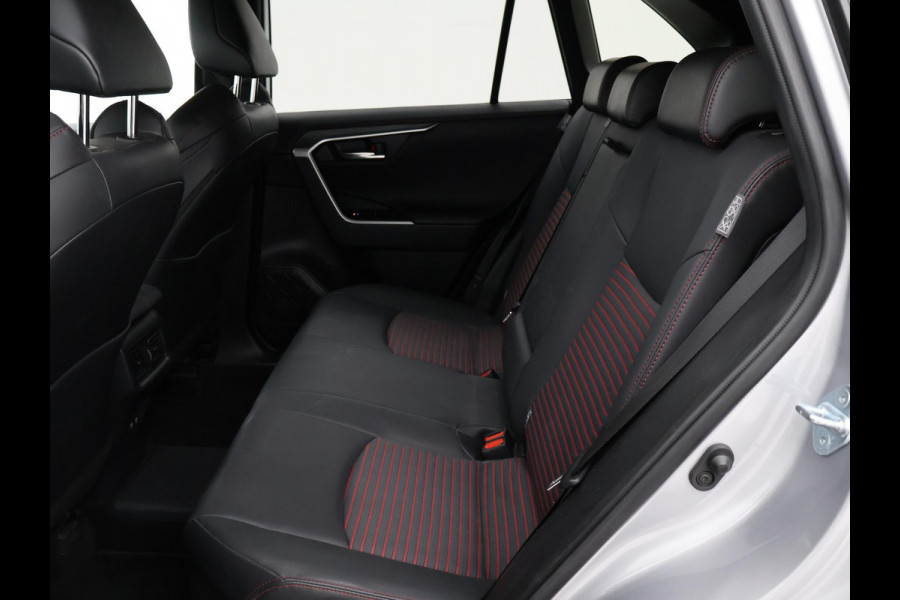 Toyota RAV4 2.5 PLUG-IN PHEV HYBRID AWD 4WD 306 PK + TREKHAAK | STOELVERW. | CAMERA | LED | APPLE CARPLAY | 18 INCH
