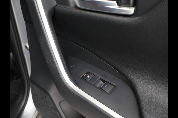 Toyota RAV4 2.5 PLUG-IN PHEV HYBRID AWD 4WD 306 PK + TREKHAAK | STOELVERW. | CAMERA | LED | APPLE CARPLAY | 18 INCH