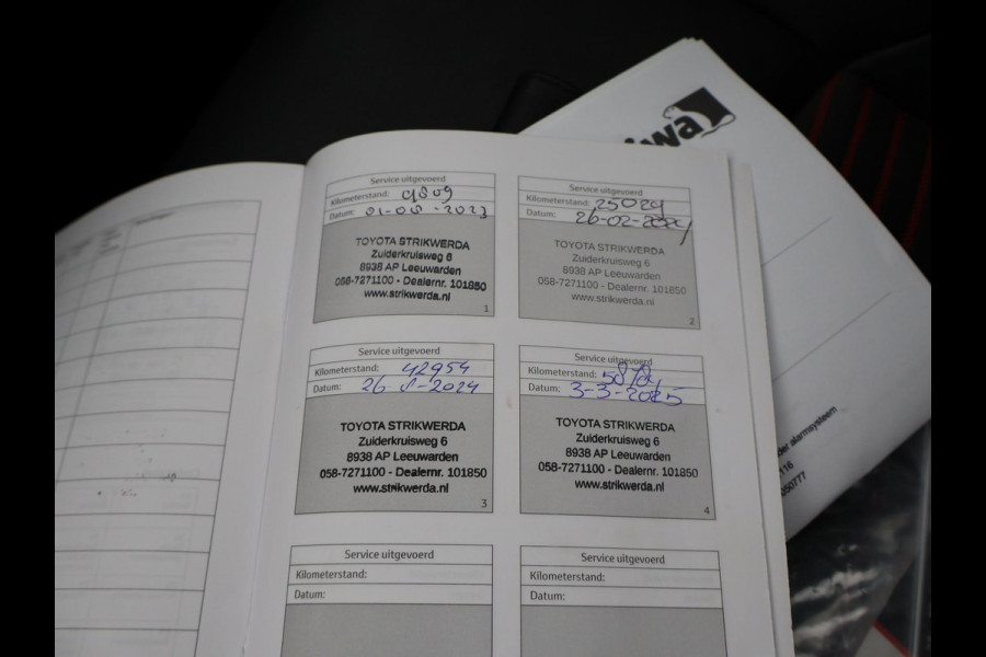 Toyota RAV4 2.5 PLUG-IN PHEV HYBRID AWD 4WD 306 PK + TREKHAAK | STOELVERW. | CAMERA | LED | APPLE CARPLAY | 18 INCH