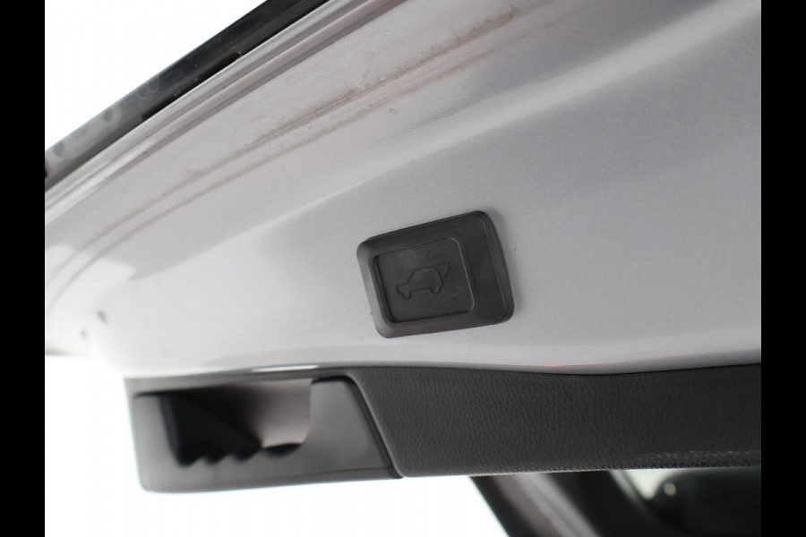 Toyota RAV4 2.5 PLUG-IN PHEV HYBRID AWD 4WD 306 PK + TREKHAAK | STOELVERW. | CAMERA | LED | APPLE CARPLAY | 18 INCH