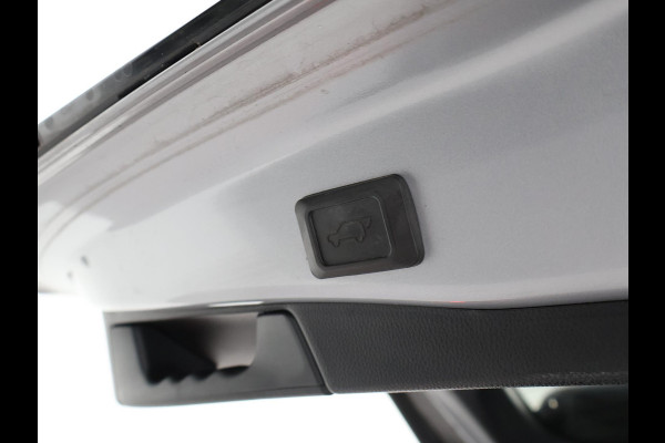 Toyota RAV4 2.5 PLUG-IN PHEV HYBRID AWD 4WD 306 PK + TREKHAAK | STOELVERW. | CAMERA | LED | APPLE CARPLAY | 18 INCH