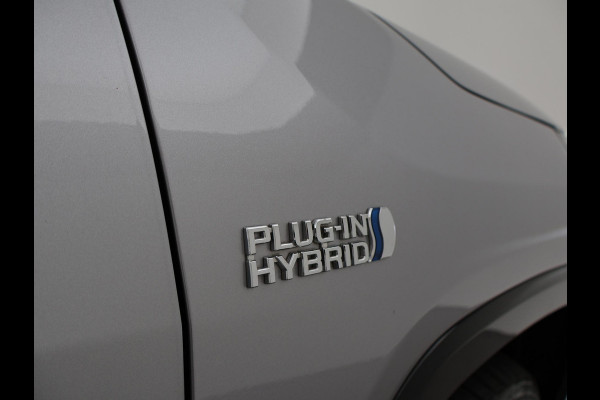 Toyota RAV4 2.5 PLUG-IN PHEV HYBRID AWD 4WD 306 PK + TREKHAAK | STOELVERW. | CAMERA | LED | APPLE CARPLAY | 18 INCH