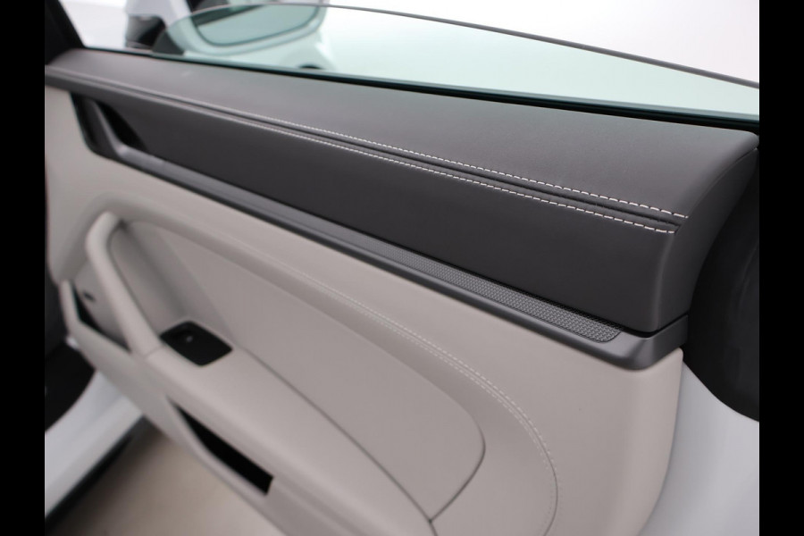 Porsche 911 TARGA 4S 3.0 992 ORIG. NL *17.979 KM* + SPORTUITLAAT / SFEERVERLICHTING / 360 CAMERA