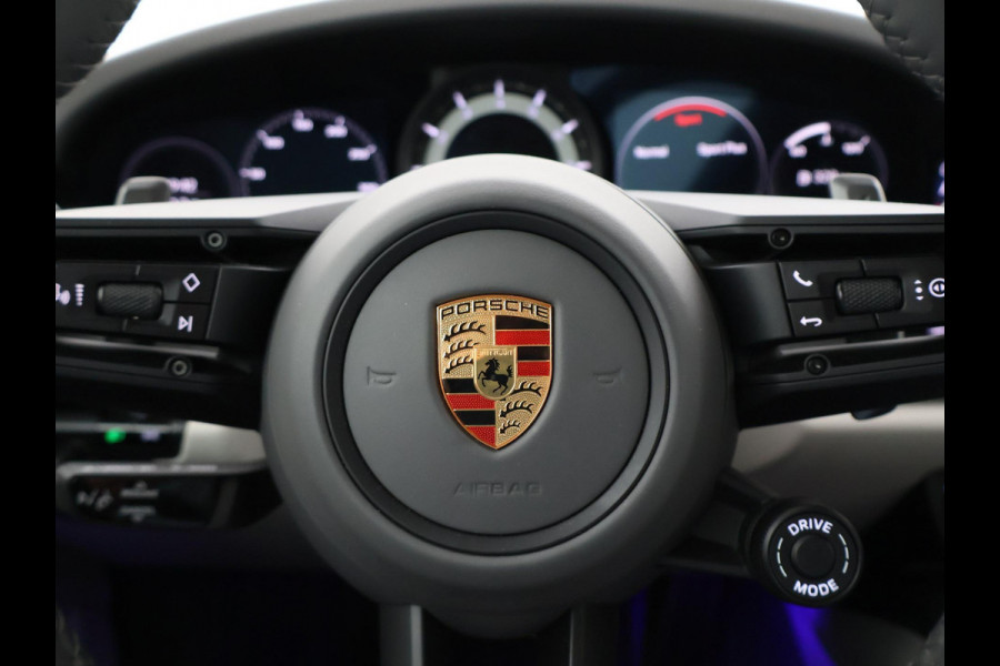 Porsche 911 TARGA 4S 3.0 992 ORIG. NL *17.979 KM* + SPORTUITLAAT / SFEERVERLICHTING / 360 CAMERA
