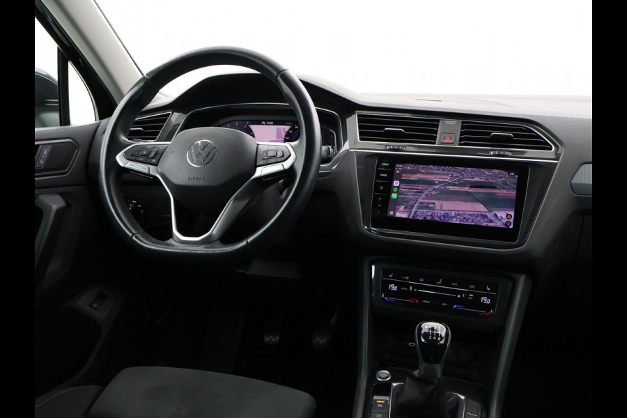Volkswagen Tiguan 1.5 TSI + WEGKL. TREKHAAK | VIRTUAL COCKPIT | STUUR/STOELVERW. | CAMERA | ADAPTIVE CRUISE | MASSAGE