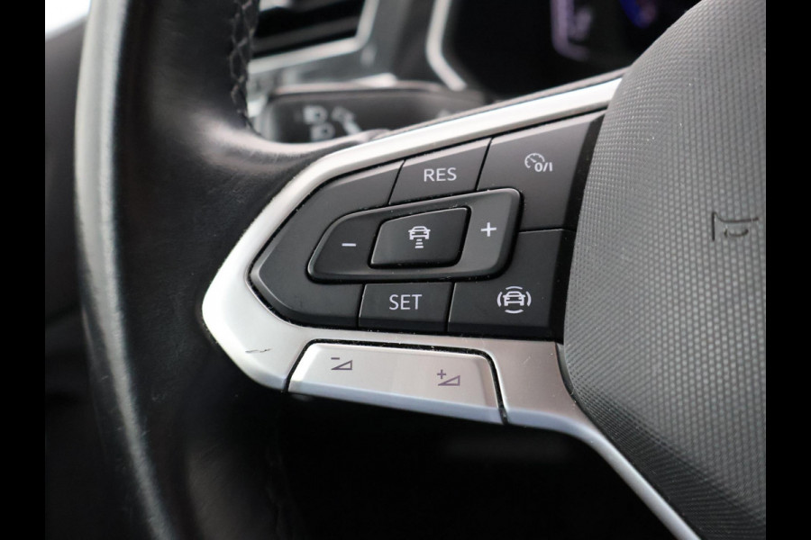 Volkswagen Tiguan 1.5 TSI + WEGKL. TREKHAAK | VIRTUAL COCKPIT | STUUR/STOELVERW. | CAMERA | ADAPTIVE CRUISE | MASSAGE