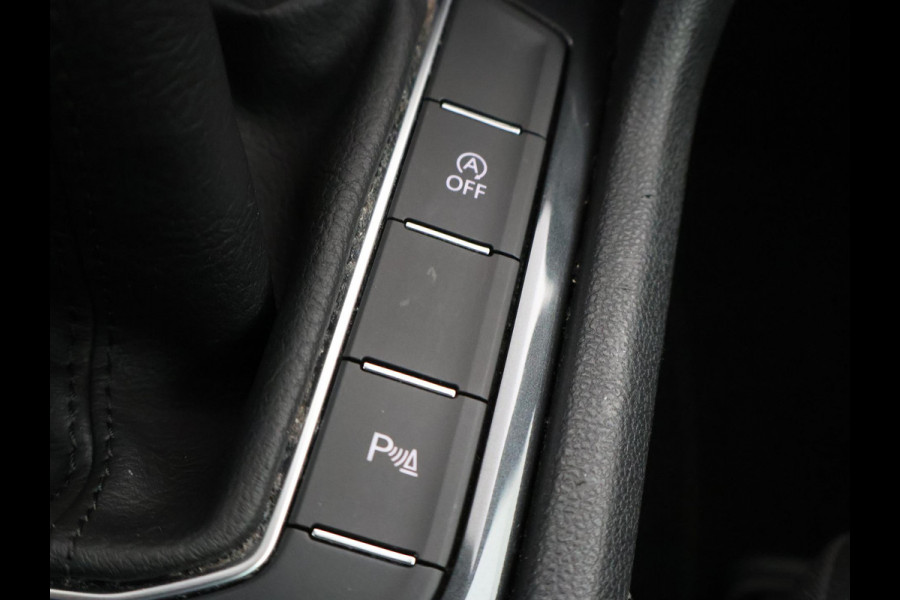 Volkswagen Tiguan 1.5 TSI + WEGKL. TREKHAAK | VIRTUAL COCKPIT | STUUR/STOELVERW. | CAMERA | ADAPTIVE CRUISE | MASSAGE