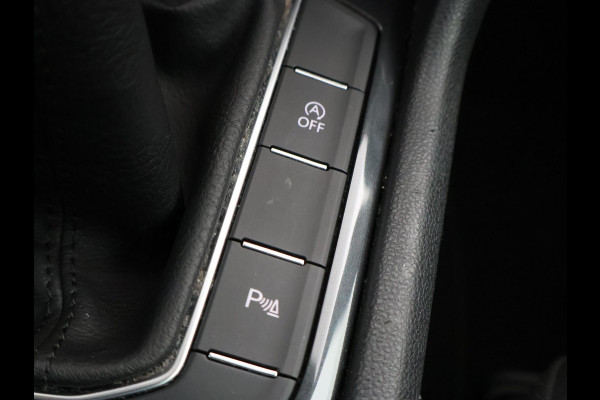 Volkswagen Tiguan 1.5 TSI + WEGKL. TREKHAAK | VIRTUAL COCKPIT | STUUR/STOELVERW. | CAMERA | ADAPTIVE CRUISE | MASSAGE
