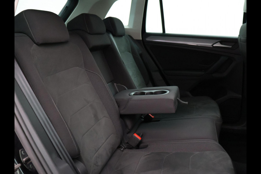 Volkswagen Tiguan 1.5 TSI + WEGKL. TREKHAAK | VIRTUAL COCKPIT | STUUR/STOELVERW. | CAMERA | ADAPTIVE CRUISE | MASSAGE
