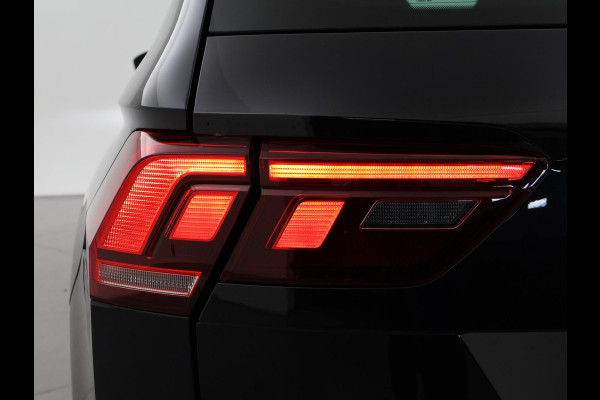 Volkswagen Tiguan 1.5 TSI + WEGKL. TREKHAAK | VIRTUAL COCKPIT | STUUR/STOELVERW. | CAMERA | ADAPTIVE CRUISE | MASSAGE