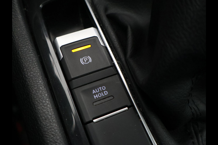 Volkswagen Tiguan 1.5 TSI + WEGKL. TREKHAAK | VIRTUAL COCKPIT | STUUR/STOELVERW. | CAMERA | ADAPTIVE CRUISE | MASSAGE