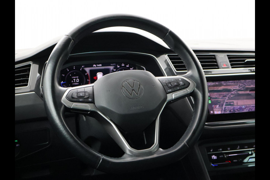 Volkswagen Tiguan 1.5 TSI + WEGKL. TREKHAAK | VIRTUAL COCKPIT | STUUR/STOELVERW. | CAMERA | ADAPTIVE CRUISE | MASSAGE