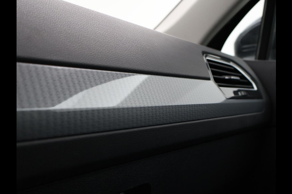 Volkswagen Tiguan 1.5 TSI + WEGKL. TREKHAAK | VIRTUAL COCKPIT | STUUR/STOELVERW. | CAMERA | ADAPTIVE CRUISE | MASSAGE