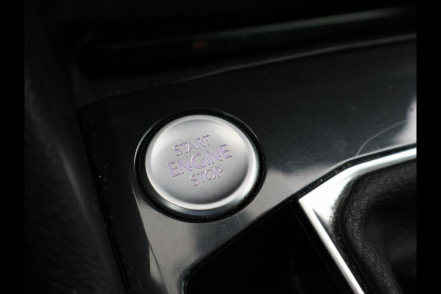 Volkswagen Tiguan 1.5 TSI + WEGKL. TREKHAAK | VIRTUAL COCKPIT | STUUR/STOELVERW. | CAMERA | ADAPTIVE CRUISE | MASSAGE