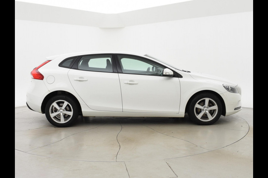 Volvo V40 2.0 D2 120 PK EURO 6 + NAVIGATIE Volvo V40 2.0 D2 + NAVIGATIE | DIGITALE COCKPIT | CRUISE CONTROL