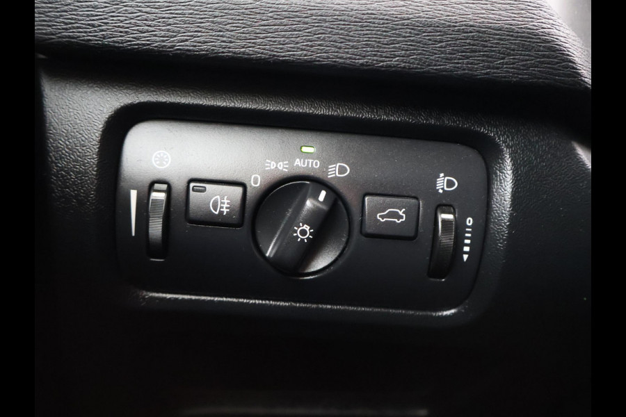 Volvo V40 2.0 D2 120 PK EURO 6 + NAVIGATIE Volvo V40 2.0 D2 + NAVIGATIE | DIGITALE COCKPIT | CRUISE CONTROL