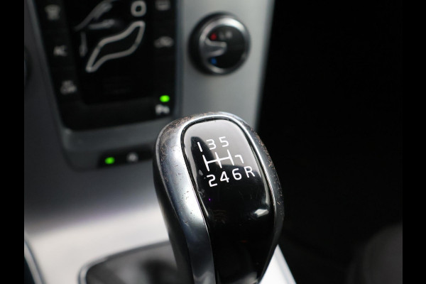 Volvo V40 2.0 D2 120 PK EURO 6 + NAVIGATIE Volvo V40 2.0 D2 + NAVIGATIE | DIGITALE COCKPIT | CRUISE CONTROL