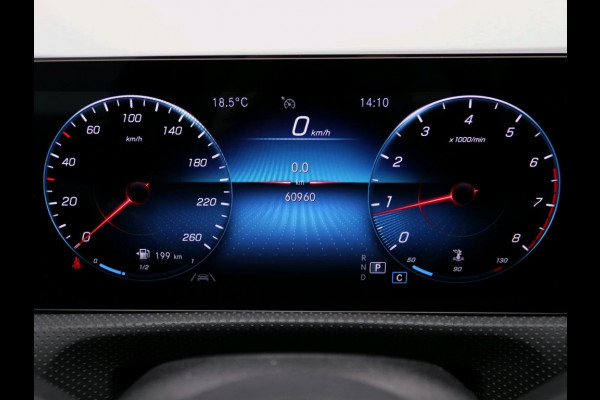 Mercedes-Benz A-Klasse 180 Business Solution Luxury Ledkoplampen | Achteruitrijcamera | Sfeerverlichting | Spiegelpakket. Inclusief 48 maanden Mercedes-Benz Certified garantie voor Europa.