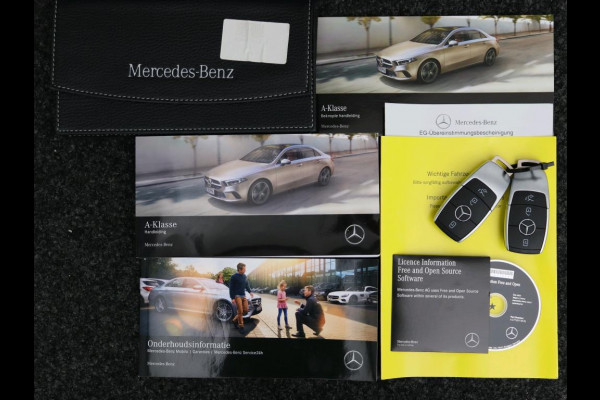 Mercedes-Benz A-Klasse 180 Business Solution Luxury Ledkoplampen | Achteruitrijcamera | Sfeerverlichting | Spiegelpakket. Inclusief 48 maanden Mercedes-Benz Certified garantie voor Europa.