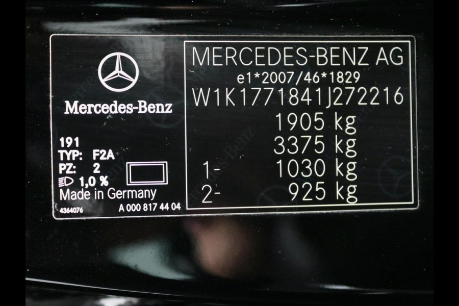 Mercedes-Benz A-Klasse 180 Business Solution Luxury Ledkoplampen | Achteruitrijcamera | Sfeerverlichting | Spiegelpakket. Inclusief 48 maanden Mercedes-Benz Certified garantie voor Europa.