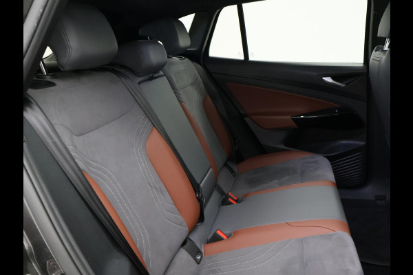Volkswagen ID.4 First 77 kWh 1st EDITION + WEGKL. TREKHAAK | 20 INCH | CAMERA | STOELVERW. | APPLE CARPLAY