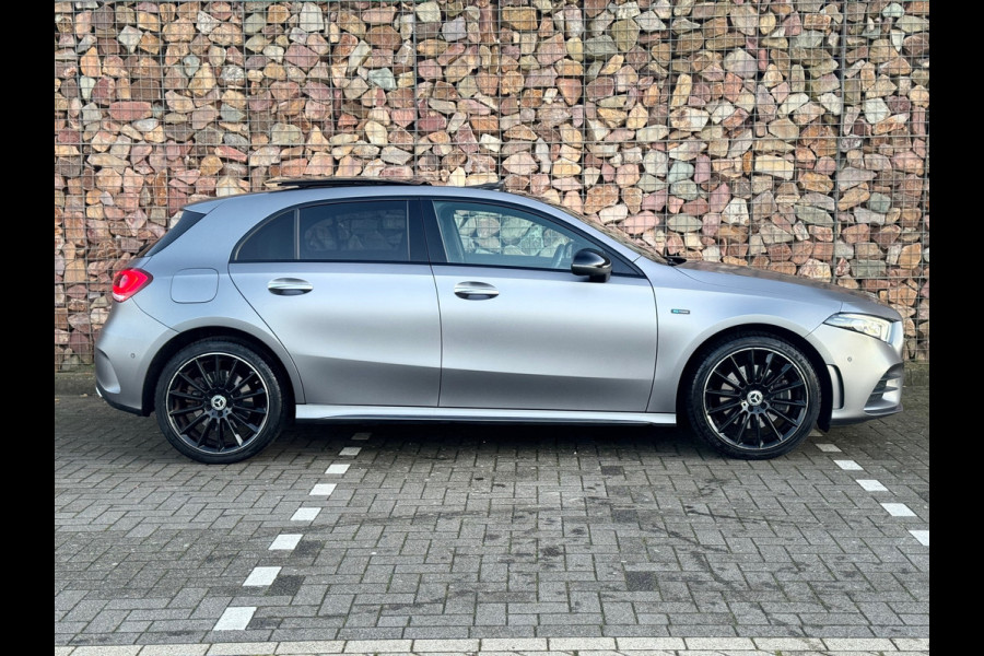 Mercedes-Benz A-Klasse 250 e AMG Pano 360 Camera