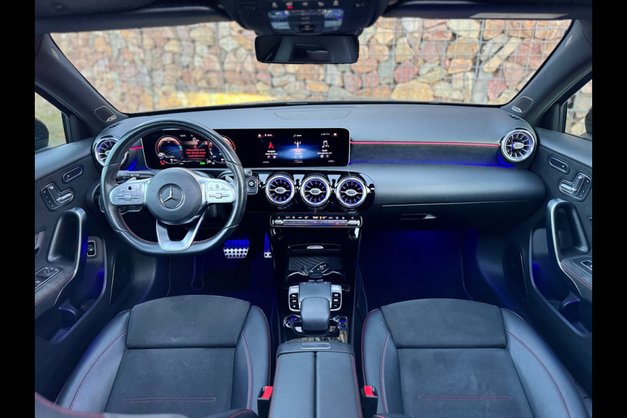 Mercedes-Benz A-Klasse 250 e AMG Pano 360 Camera