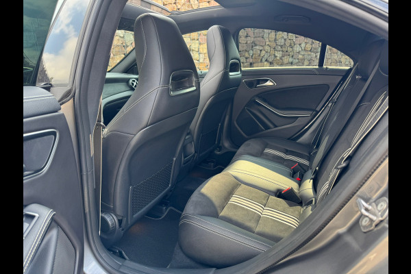 Mercedes-Benz CLA-Klasse 200 Ambition AMG Automaat Pano