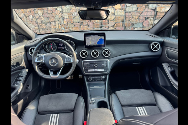 Mercedes-Benz CLA-Klasse 200 Ambition AMG Automaat Pano