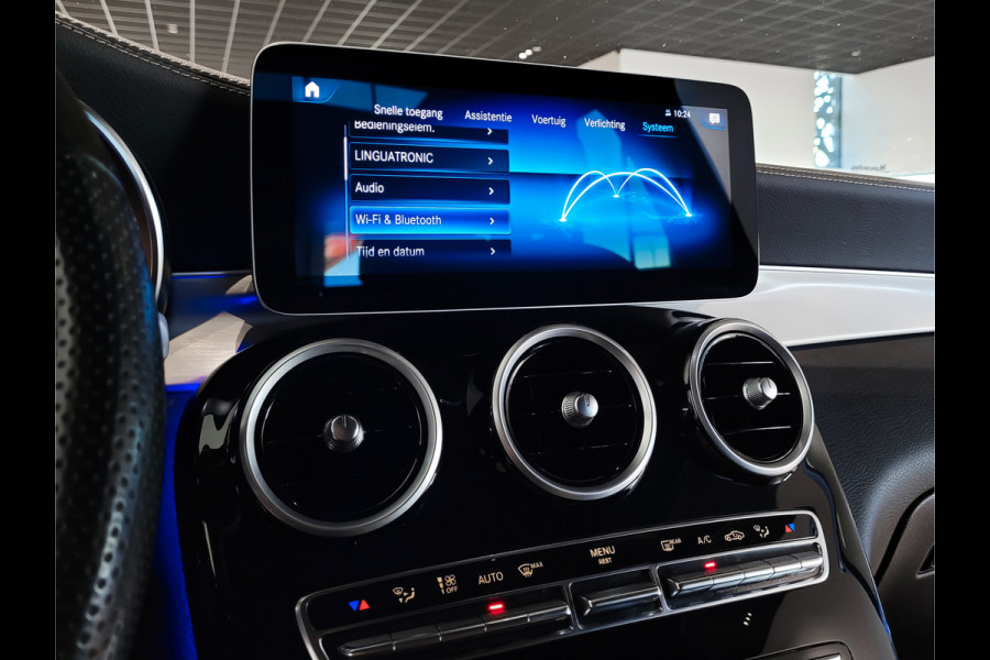 Mercedes-Benz GLC 200 4-M AMG Night|Panorama|20"|Trekhaak|MBUX|Spoorpakket|Sfeerverlichting|Treeplanken|New Service