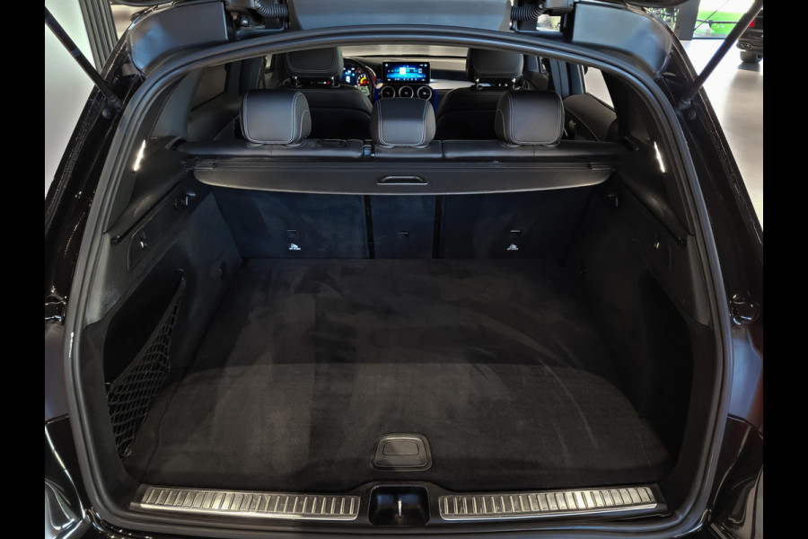 Mercedes-Benz GLC 200 4-M AMG Night|Panorama|20"|Trekhaak|MBUX|Spoorpakket|Sfeerverlichting|Treeplanken|New Service