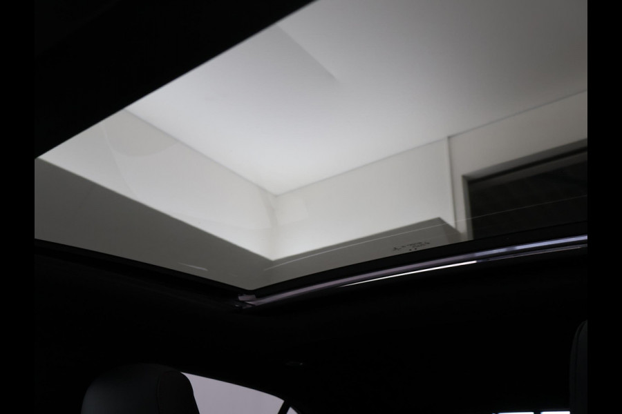 Mercedes-Benz A-Klasse 200 163 PK AUT. AMG NIGHT + PANORAMA | CAMERA | STOELVERW. | WIDESCREEN MBUX