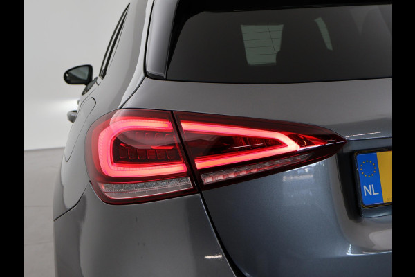 Mercedes-Benz A-Klasse 200 163 PK AUT. AMG NIGHT + PANORAMA | CAMERA | STOELVERW. | WIDESCREEN MBUX