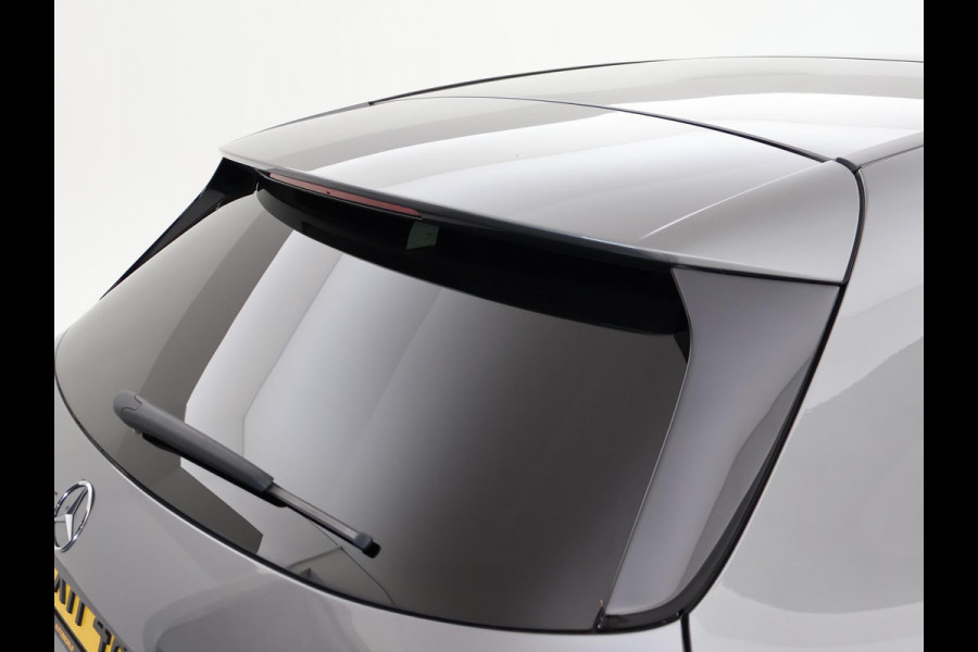 Mercedes-Benz A-Klasse 200 163 PK AUT. AMG NIGHT + PANORAMA | CAMERA | STOELVERW. | WIDESCREEN MBUX