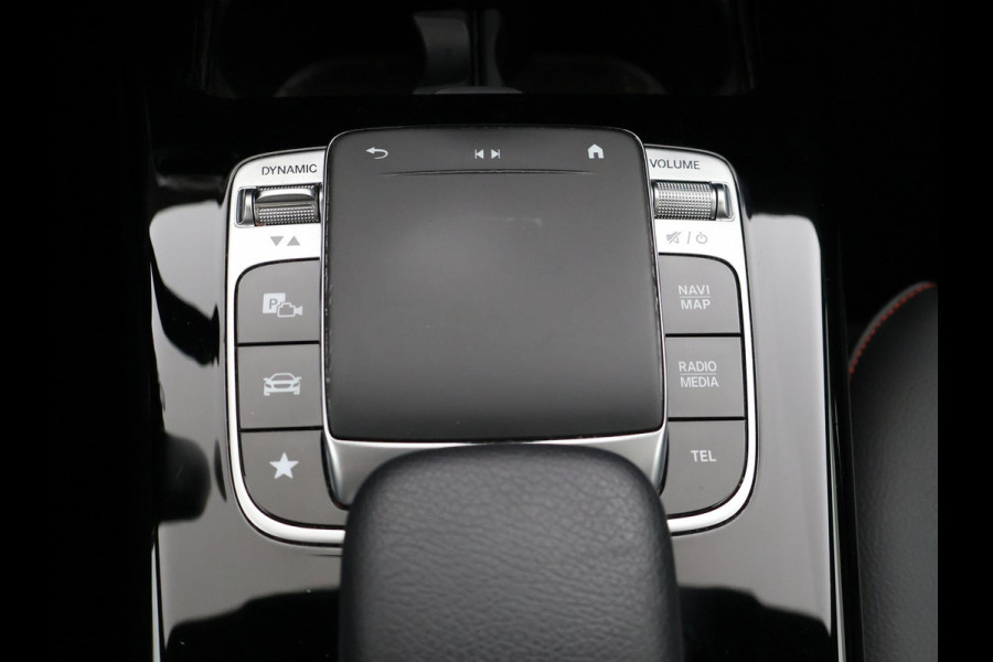 Mercedes-Benz A-Klasse 200 163 PK AUT. AMG NIGHT + PANORAMA | CAMERA | STOELVERW. | WIDESCREEN MBUX